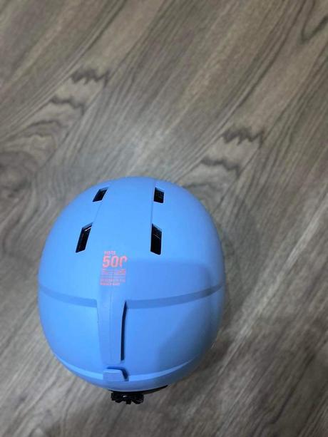 Dievčenska prilba wedze, s