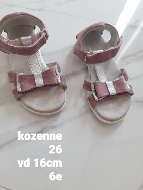 Kozenne sandalky darujem, 26