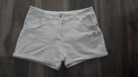 Šortky, f&f,164