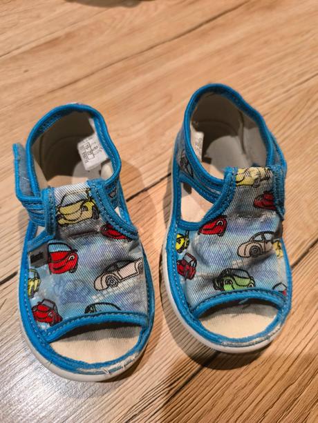 Papučky 21 a 22, 21