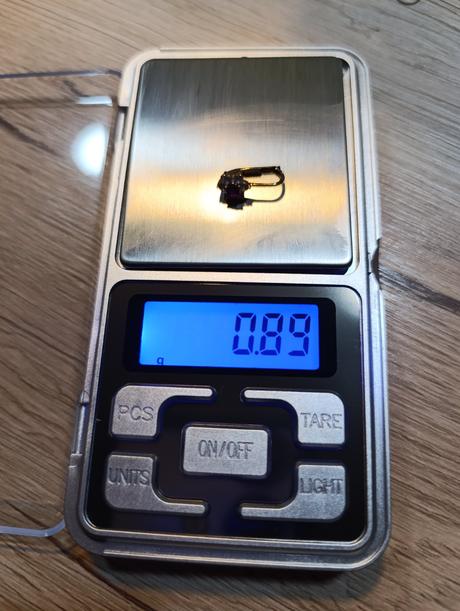 Naušnička kvietok,