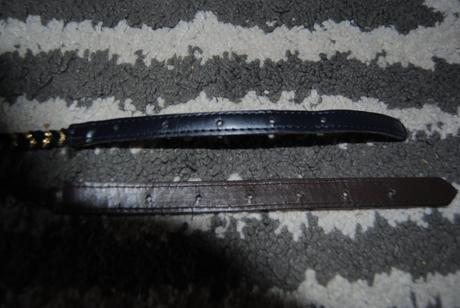 Kratšie zapletené tenké opasky,