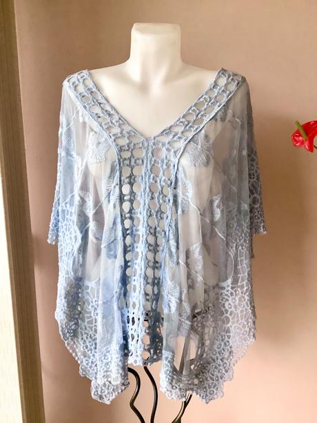 Krasny krajkovy top, 