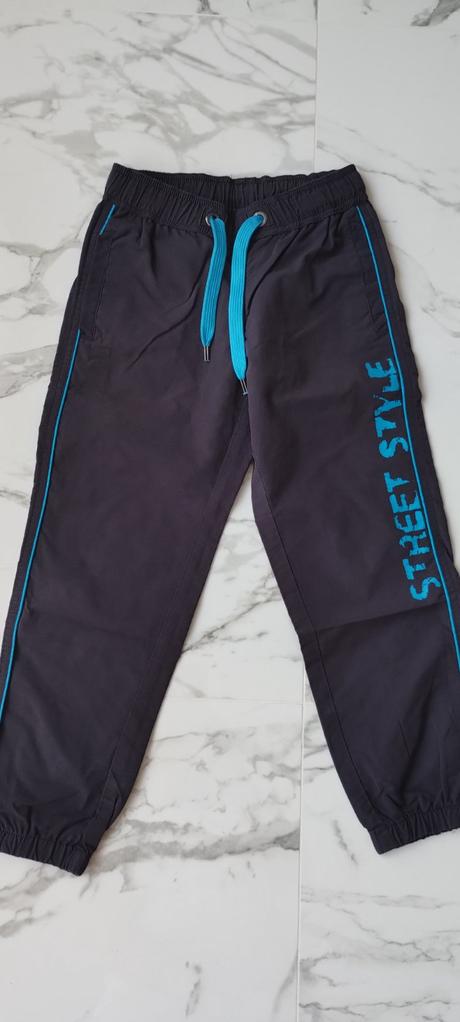 Športové nohavice, 128