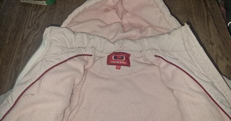 Bledučko ružová bunda, 122