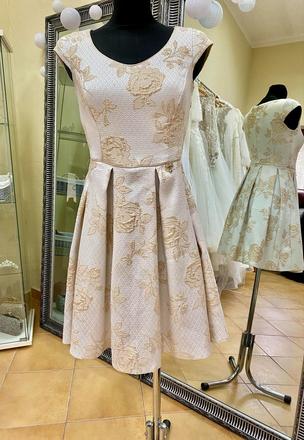 Spoločenské šaty vo s/m, m / s