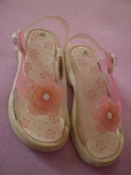 Sandálky s kvetinkou, 27