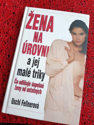 Kniha zena na urovni,
