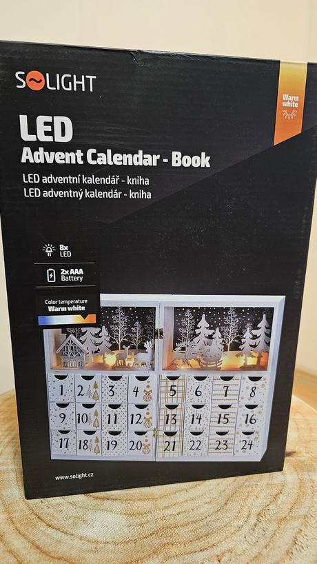 Adventný kalendár s led,