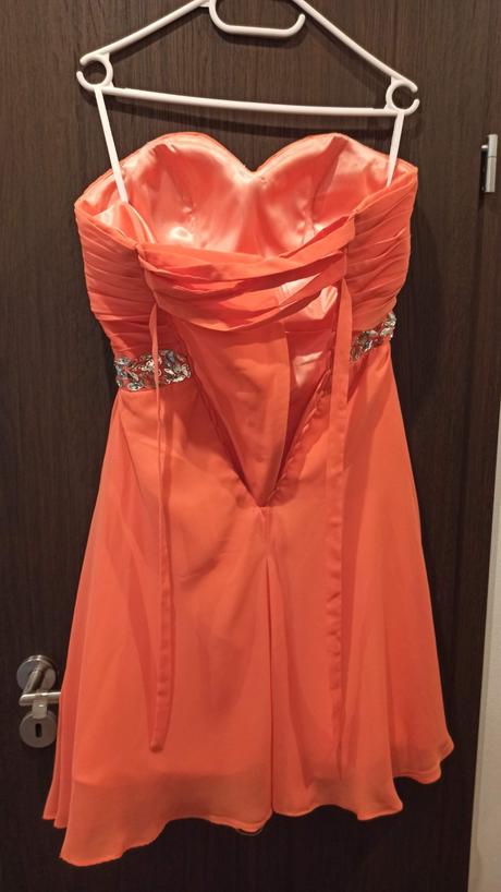 Lacné nové (skoro) spoločenské šaty, 38