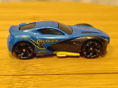 Zberateľský model zuru metal machines raizer 2018,