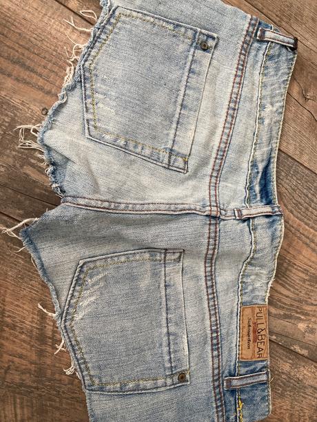 Riflové šortky, pull&bear,40