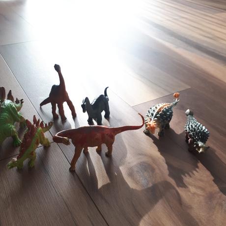 16ks dinosaurov + kniha,