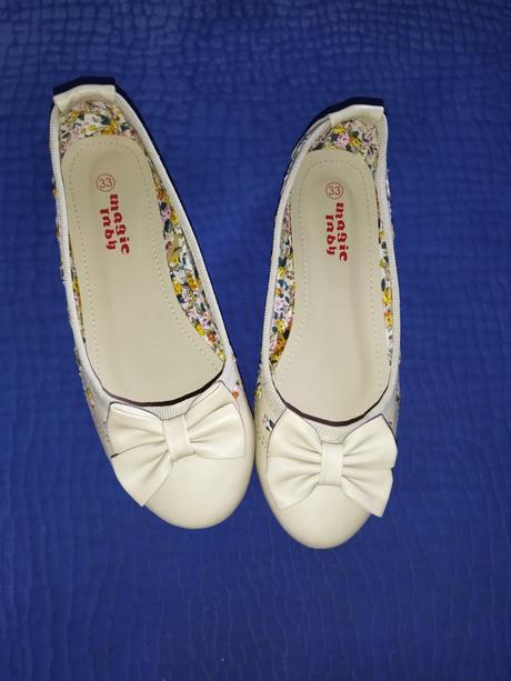 Dievčenské balerínky, 33