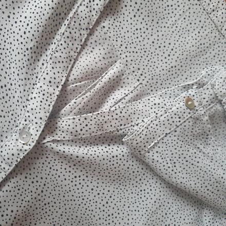 Bodkovaná blúzka, m