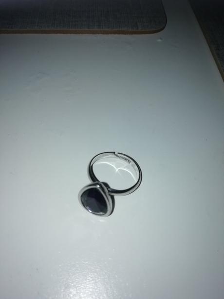 Prsten slza cierno-fialova, 