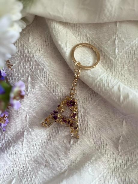 Ručne vyrobené živicové kľúčenky, 