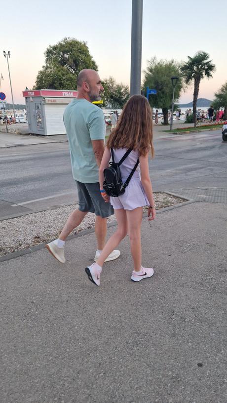 Šortky, benetton,140