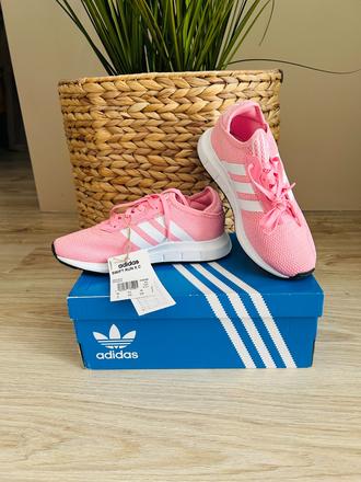 Krásne tenisky značky adidas, pc 85,95 eur, adidas,35