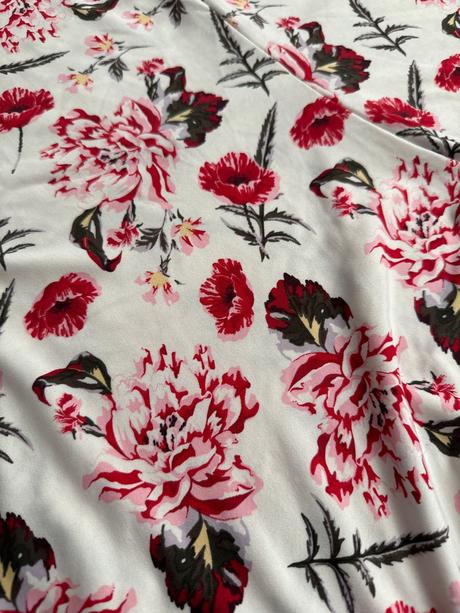 Saty s kvetmi, gate,s