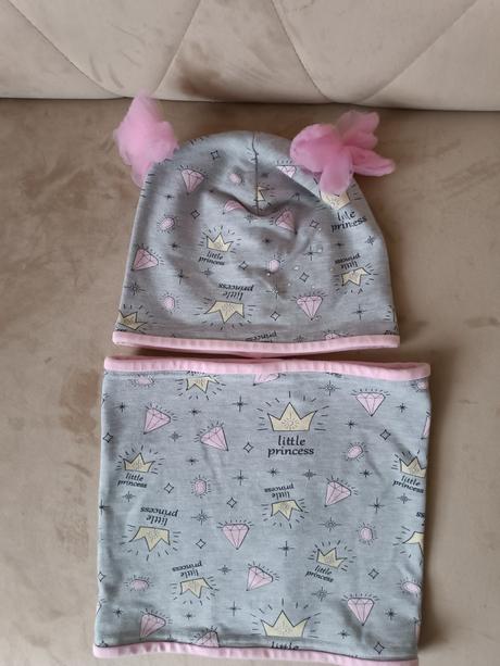 Súprava čiapka a nákrčník, 104