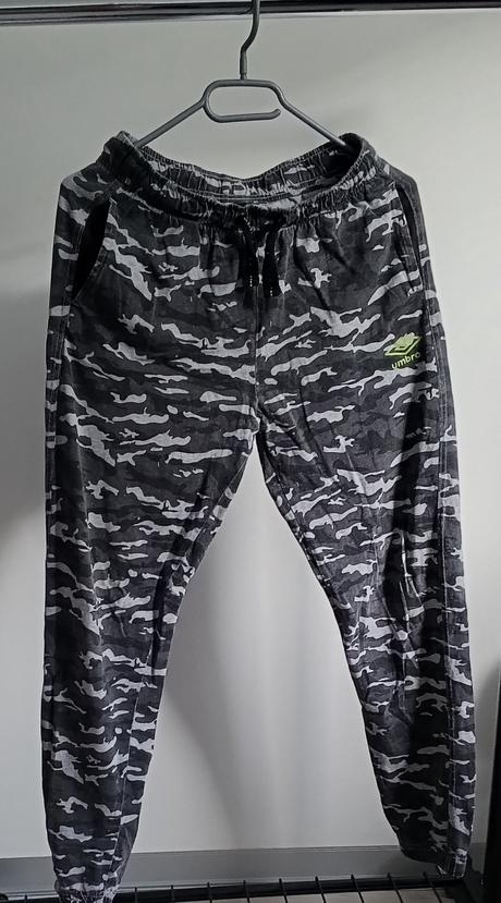 Chlapčenské tepláky, umbro,152