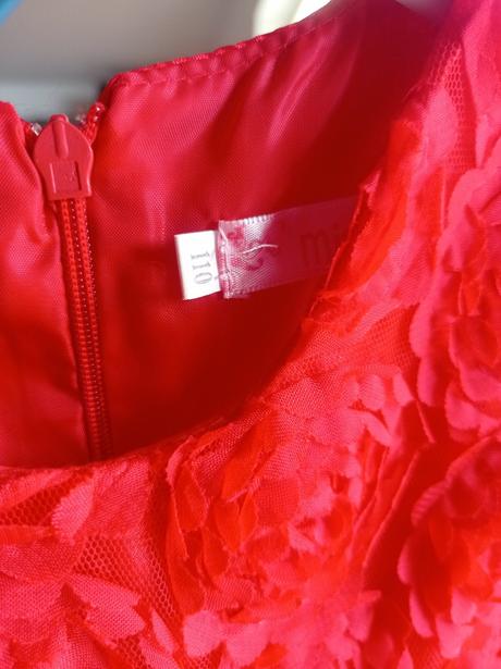 Slávnostné šaty, 110