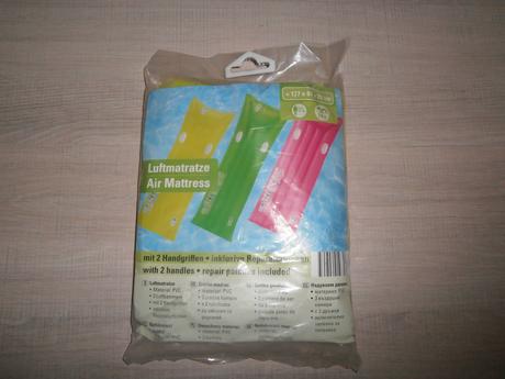 Neónovo zelený nafukovací matrac s 2 rukoväťami,