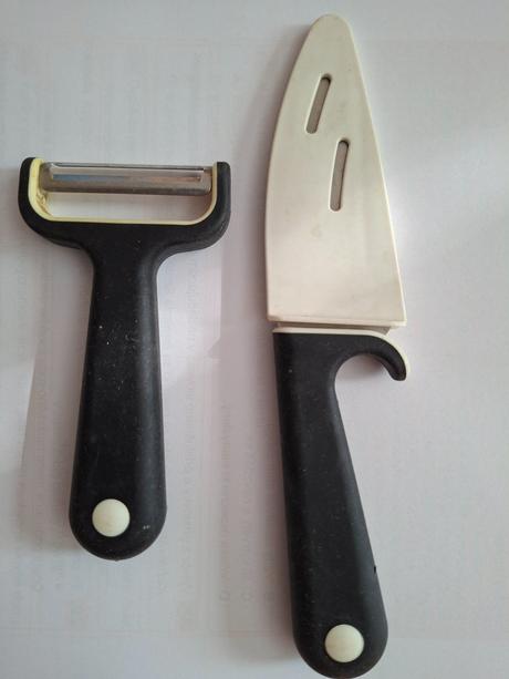 Ikea detsky noz + skrabka,