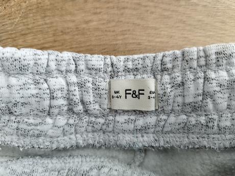 Tepláky zn. faf v. 3-4 roky, f&f,98