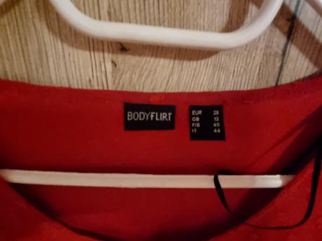 Minimalne nosene šaty, m