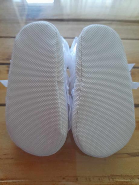 Saténové capačky (3-6m) nové, 19