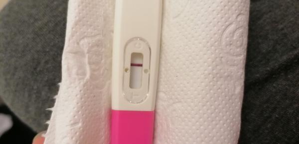 Je tam aj druhá čiarka?