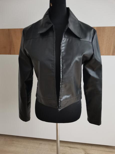 Čierna koženka., 38