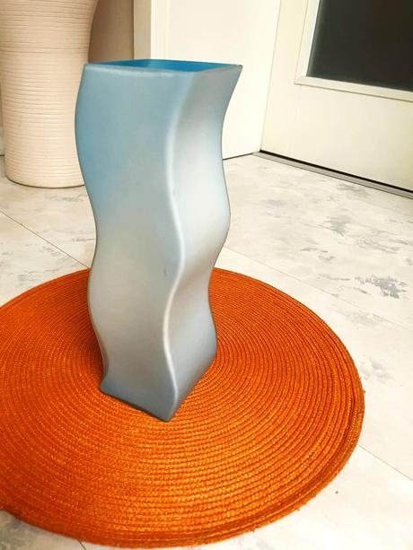 Sklenená tieňovaná váza - vlnovka, 