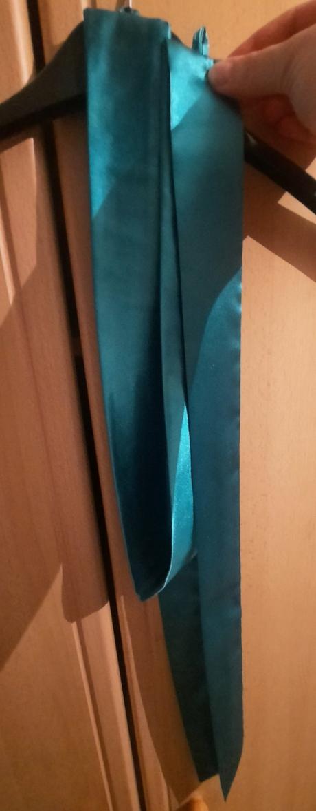 Spoločenské šaty, 42