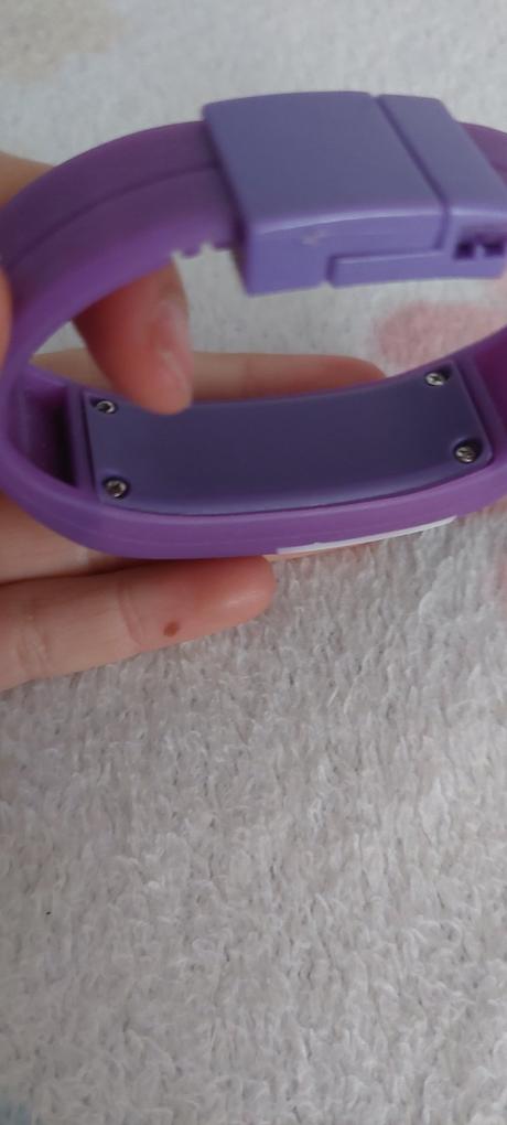 Detské fialové hodinky,