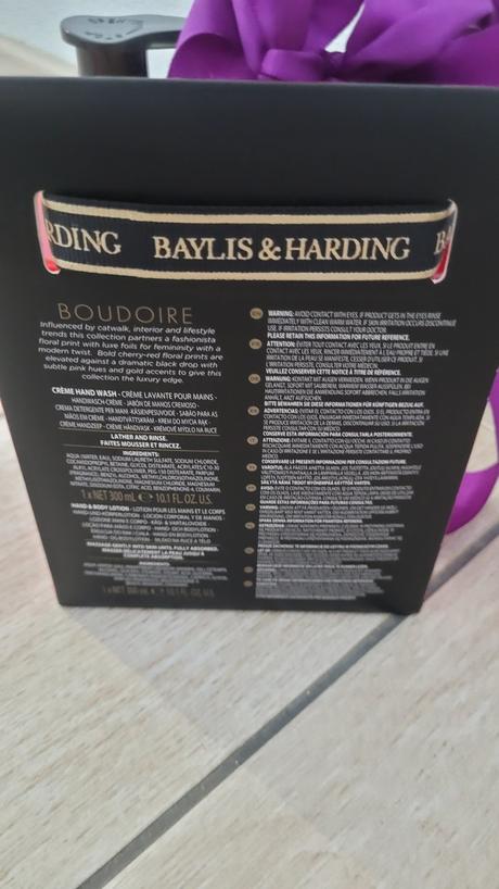 Darčeková sada starostlivosti o telo čierne koreni,