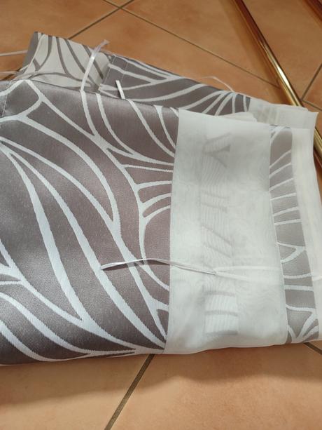 Záclony aj s garnižou, 