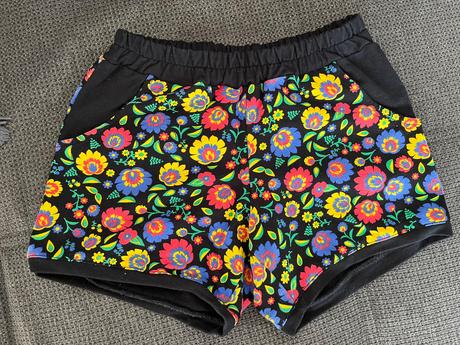 Šortky ľudový motív, 134