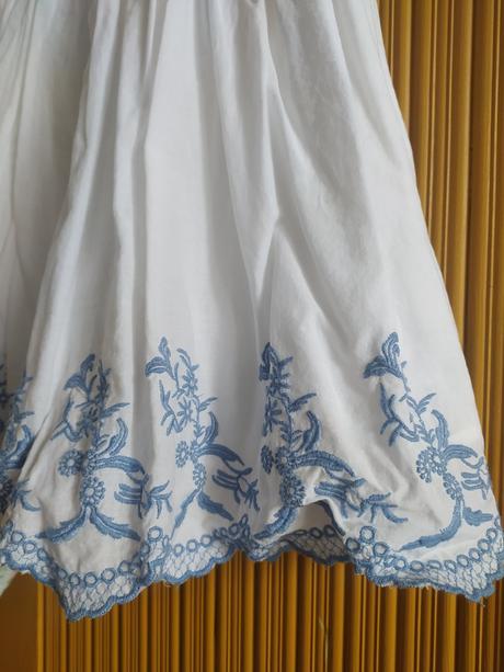 Vyšívané benetton šaty, benetton,110