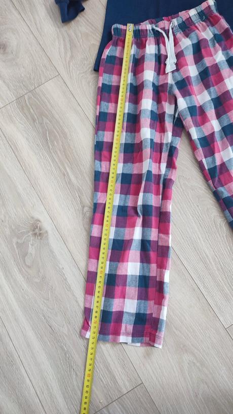 Dievčenské pyzamo, 122