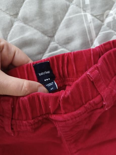 Cervene mencestrove nohavice 104, gap,104