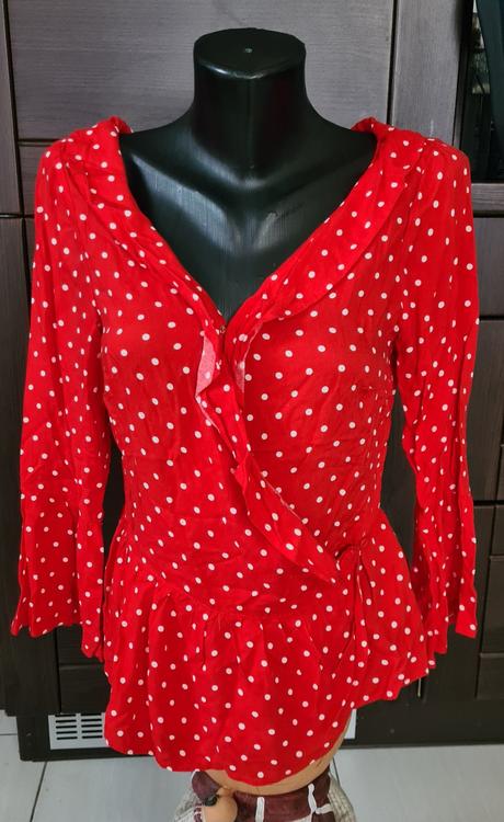 Červená ľahká bluzka, s