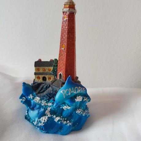 Rôzne dekorácie, kvetináče, súpravy, svietmiky,, 