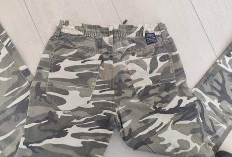 Predám maskacove nohavice, denim,152
