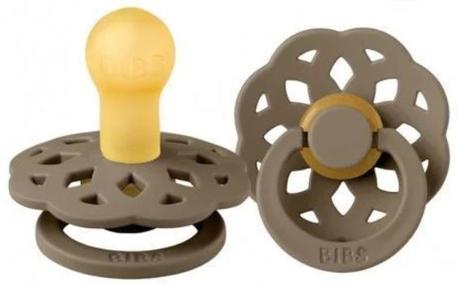 Bibs cumlík z prírodného kaučuku boheme dark oak (, bibs