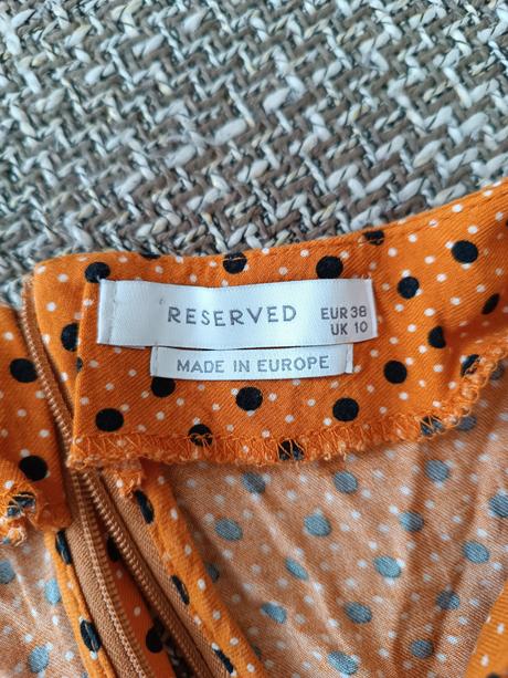 Fantastické saty, reserved,38