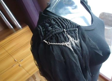 Extravagantné zdobené šaty zn. planet paris, s