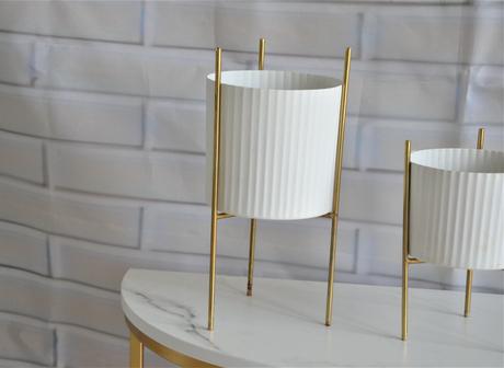 2x kovový kvetináč, 